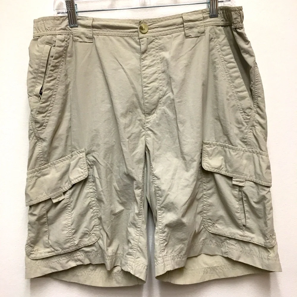 Columbia Titanium Omni Dry Cargo Shorts Medium Tan Packable Outdoors Hiking